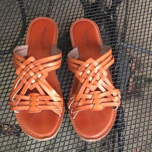 American Eagle size 9 sandals like new